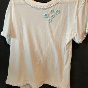 260 Scoop neck tee with lace, polka dot ribbon on arms & button accents